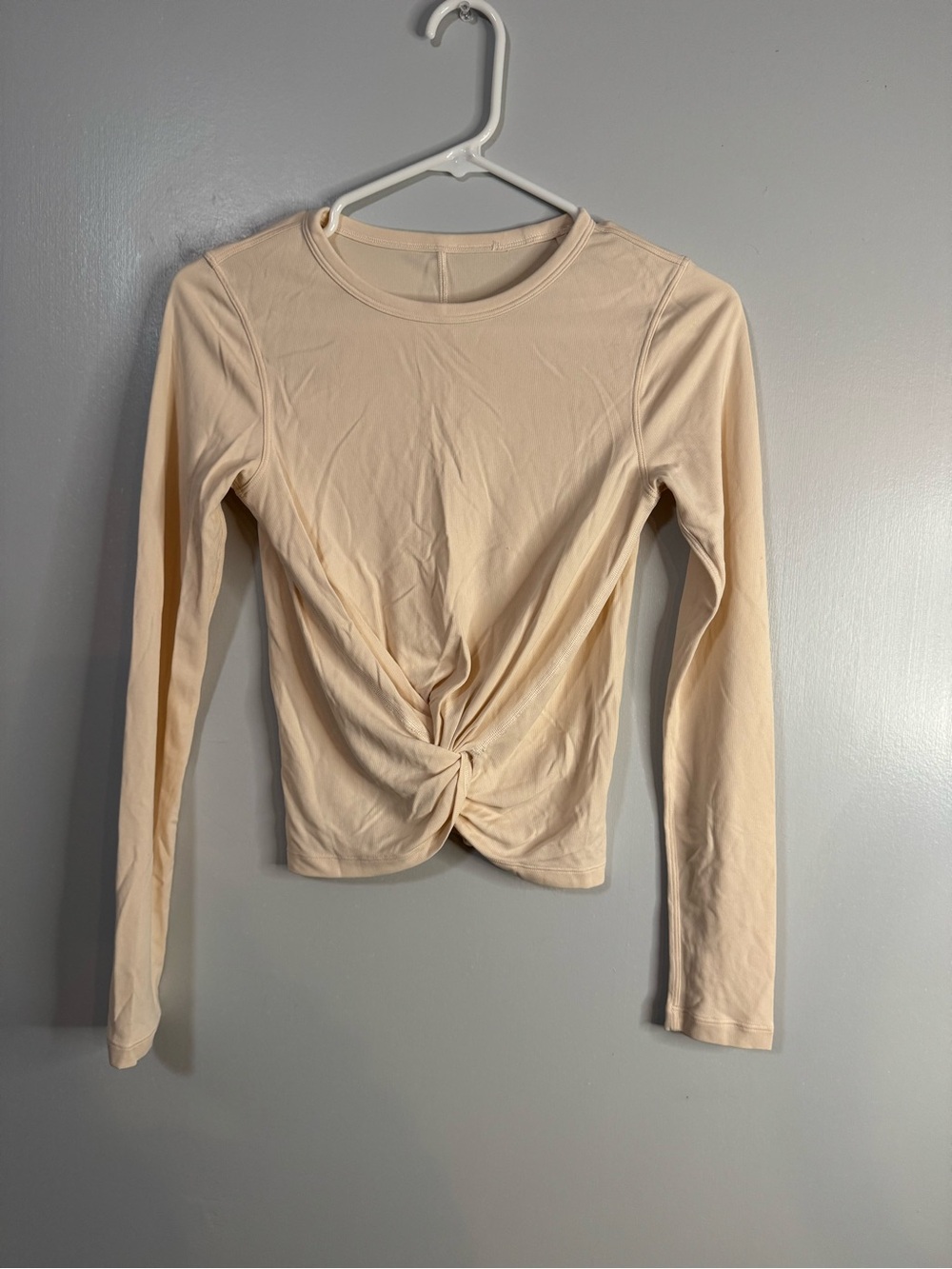 Lululemon Athletica Long Sleeve Twist Front Top in Light Tan Size 2